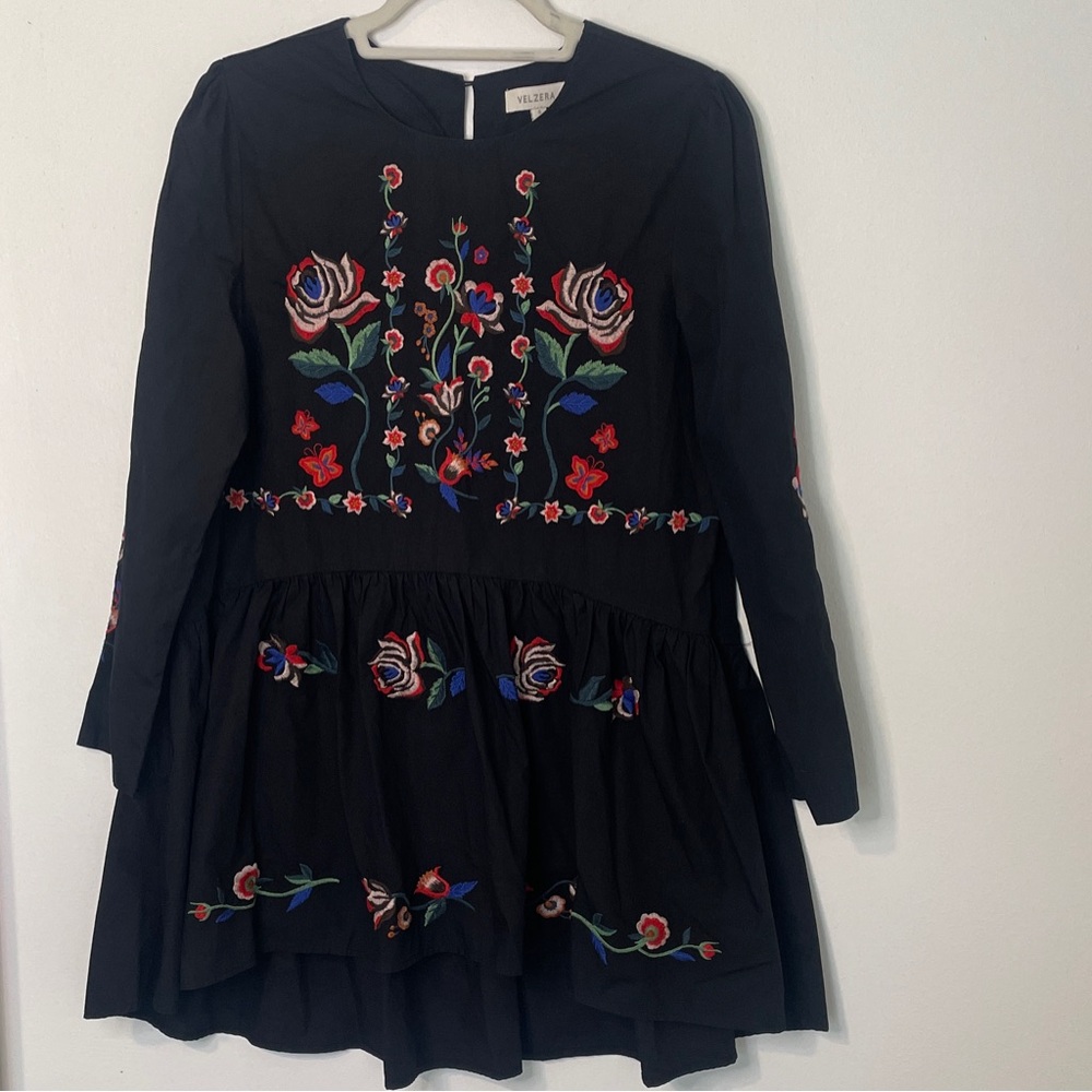 Velzera Bohemian Black Dress with Colorful Floral Design Womens size Small